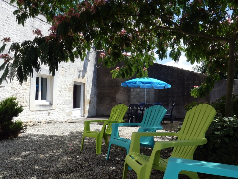 Relax in the garden at Gite des Forges